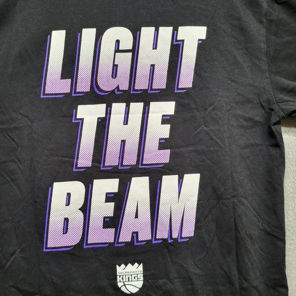 Sacramento Kings Men Shirt M Black Fanatics Graphic Print Light‎ The Beam